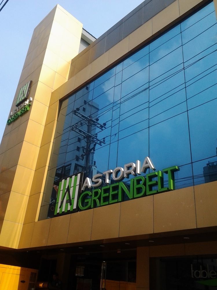 Astoria Greenbelt Hotel 3*